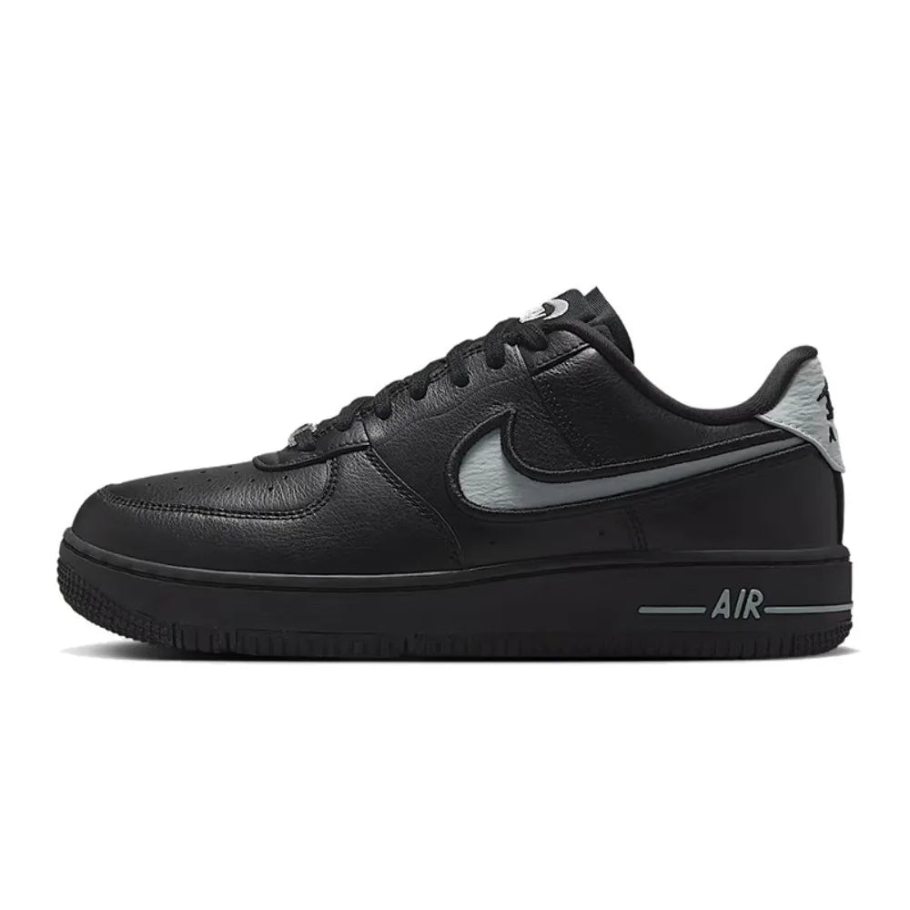 Nike Air Force 1 in gomma e pelle: comode, alla moda, versatili ed eleganti sneakers basse da donna, nero, FJ7409-002
