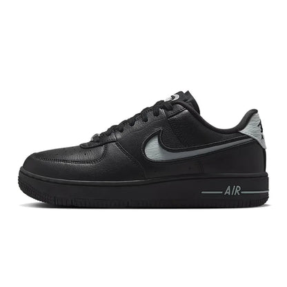 Nike Air Force 1 in gomma e pelle: comode, alla moda, versatili ed eleganti sneakers basse da donna, nero, FJ7409-002