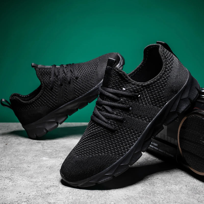 Sapatos de homem Four Seasons novos tamanhos grandes em malha Flyknit, leves e respiráveis, sapatilhas desportivas casuais com sola macia para corrida ao ar livre
