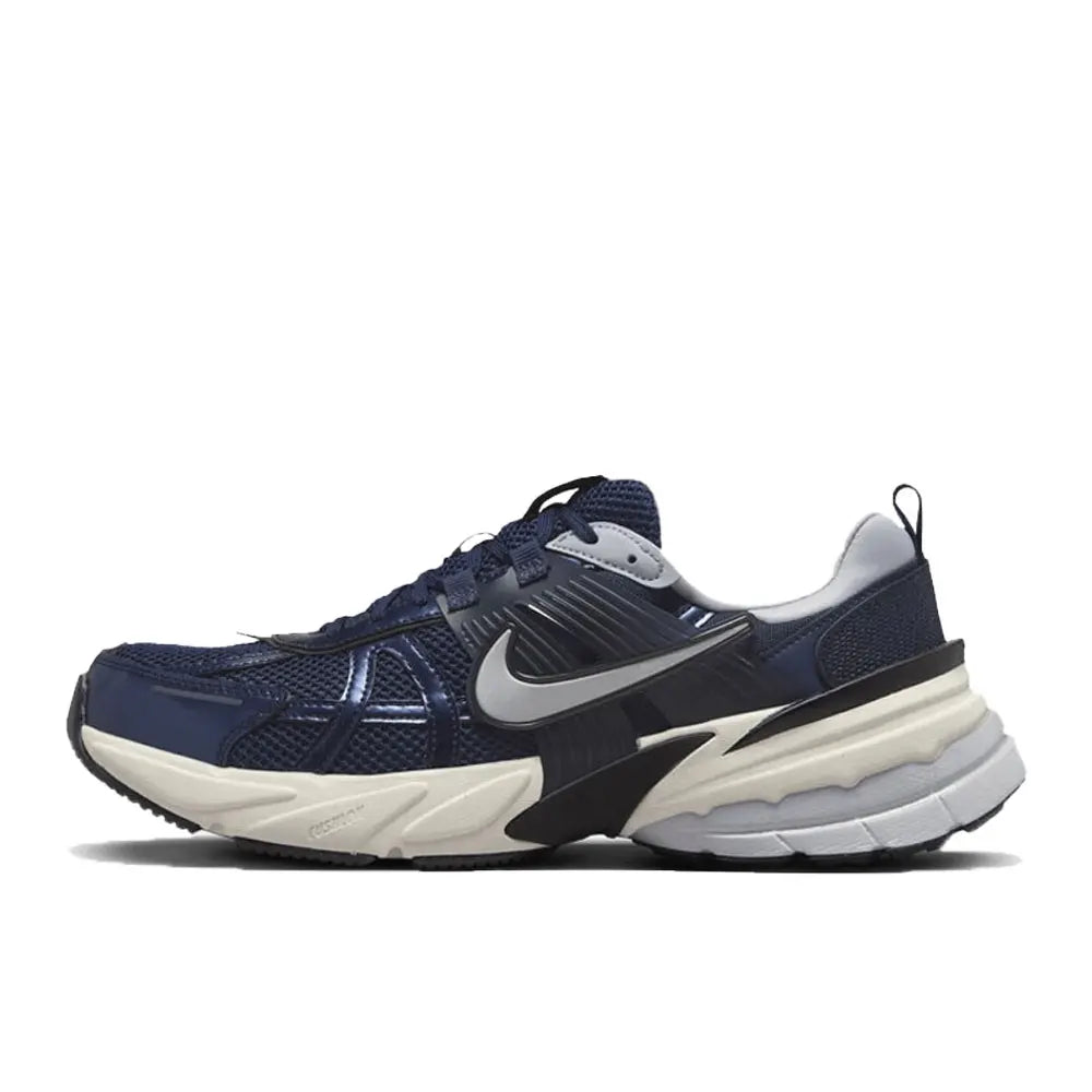 Nike V2K Run Sneakers Iconic Architecture Responsive Feel Modern Lifestyle Essential Unisex FD0736-005