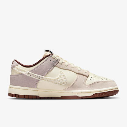 Nike Original Dunk Low LX Damen-Sneaker mit Dämpfung im Retro-Stil IH7353-010