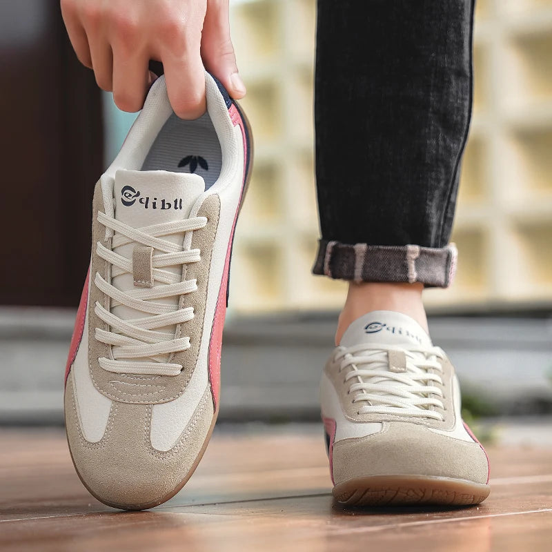 Popular Autumn Lightweight Fashionable Mens Casual Shoes Odor Resistant Low Cut Sports Shoes Outdoor Soft Retro Walking Shoes