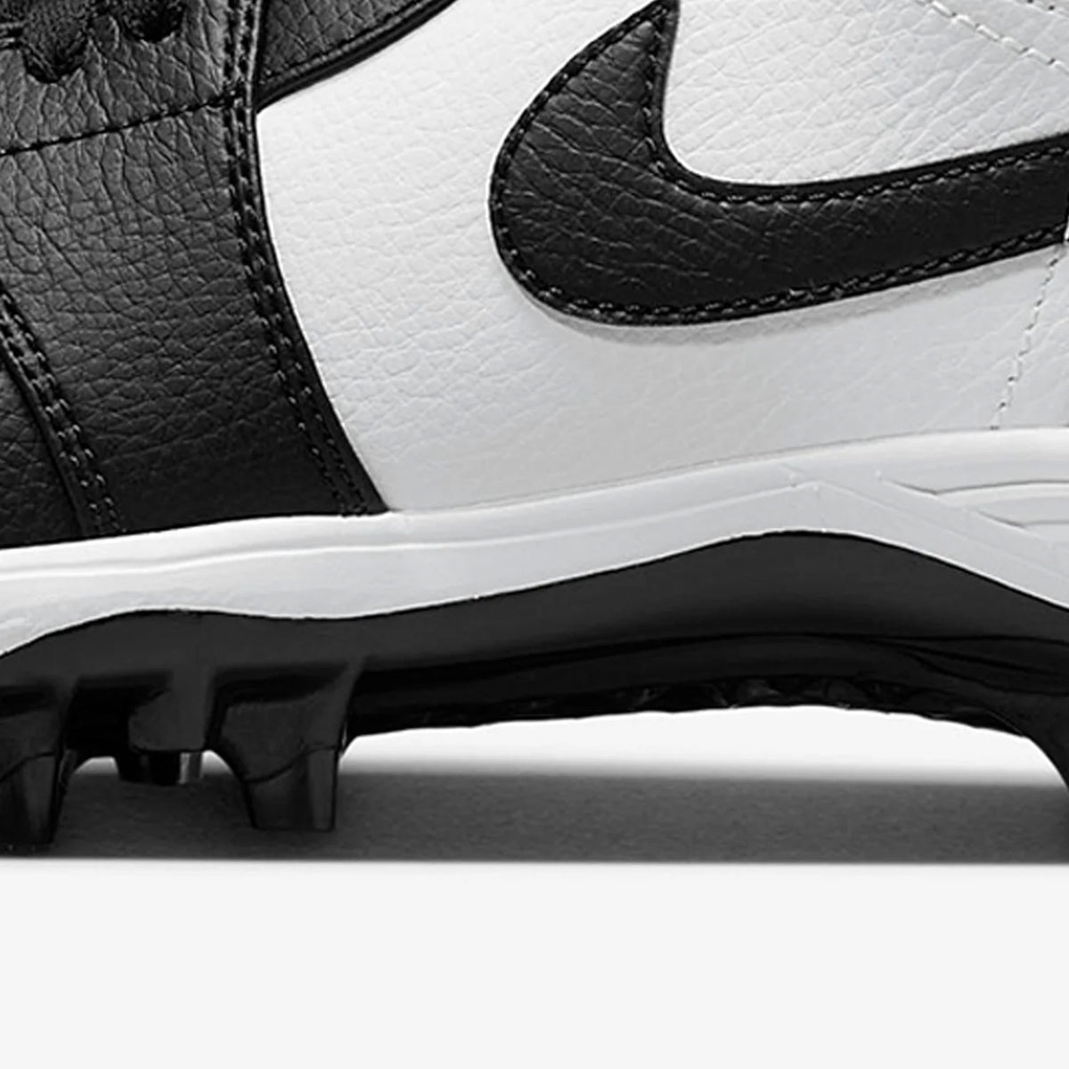 Chaussures de football d'entraînement Nike Authentic Jordan pour homme FJ6805-100