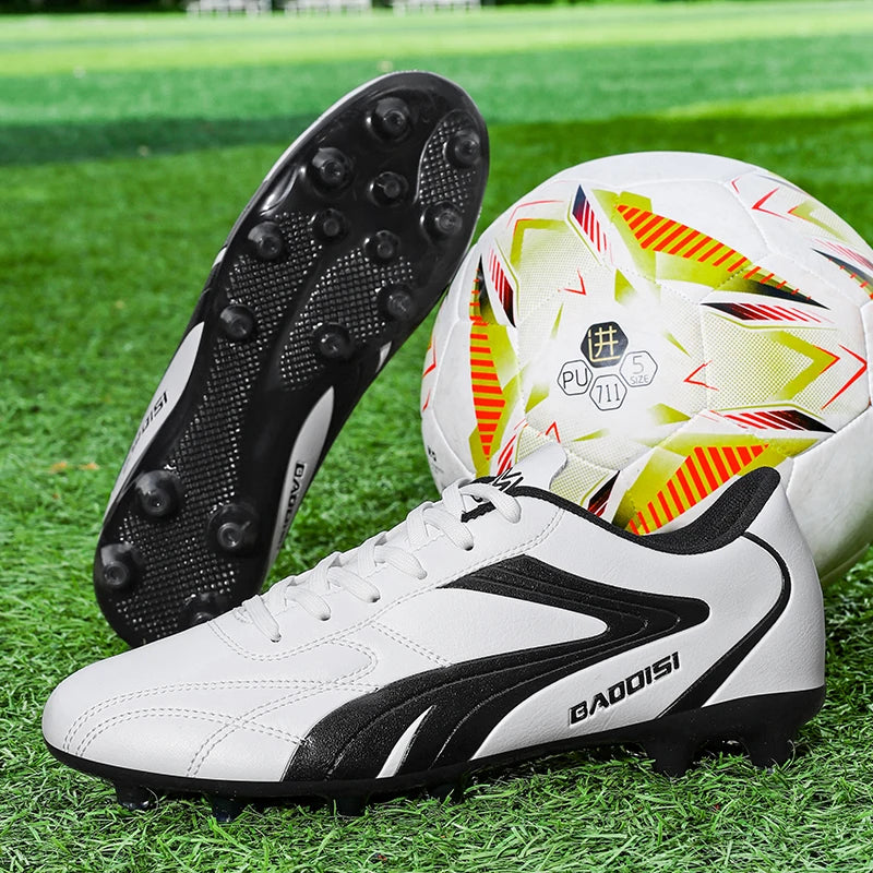 Men Soccer Shoes Breathable Football Boots Futsal Ultralight Professional Training Sneakers Unisex Grass Cleats Match Sport