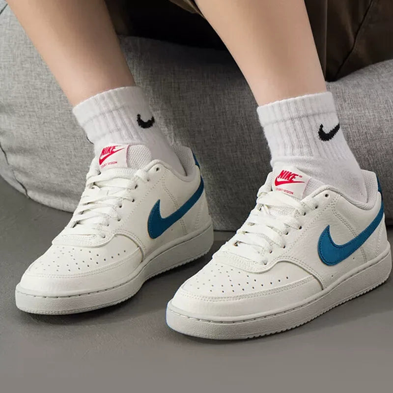 Authentieke Nike Court Vision Low minimalistische, veelzijdige, ademende casual outdoorsneakers voor dames IM7799-133