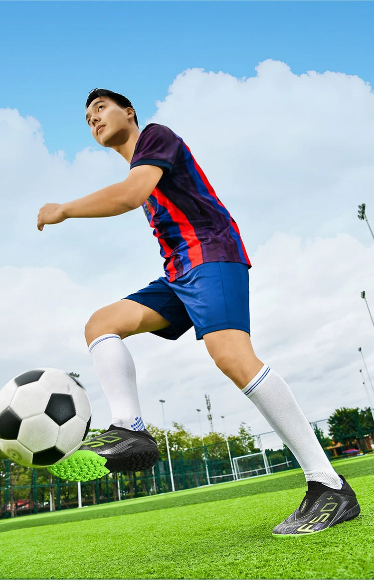 Chaussures de football pour homme, crampons pour gazon, futsal, confortables, pour gazon synthétique, football, sport, ultralégères, FG, antidérapantes, d'intérieur, pour adulte, antidérapantes