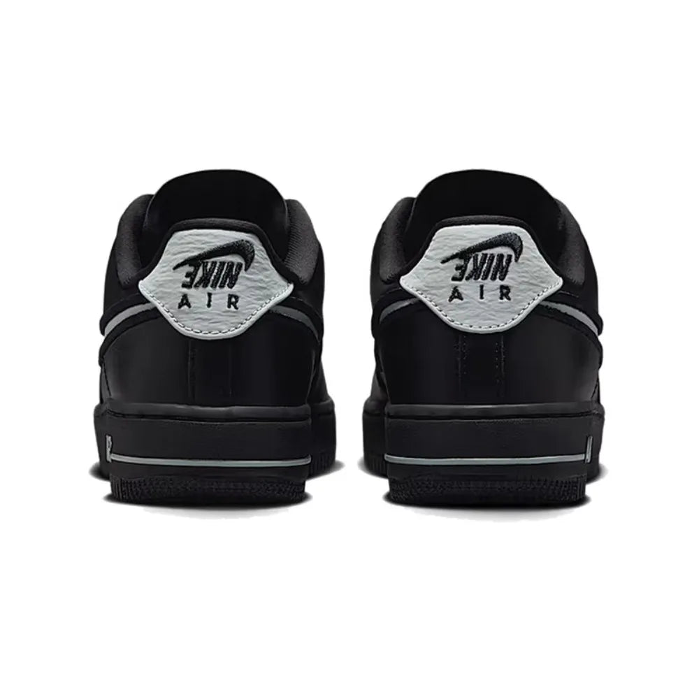 Nike Air Force 1 in gomma e pelle: comode, alla moda, versatili ed eleganti sneakers basse da donna, nero, FJ7409-002