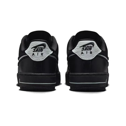 Nike Air Force 1 in gomma e pelle: comode, alla moda, versatili ed eleganti sneakers basse da donna, nero, FJ7409-002