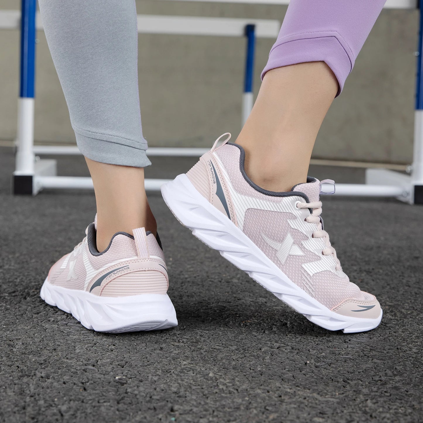 Xtep women's shoes running shoes wear-resistant casual sports shoes for women winter tennis female sneakers white 879318110073