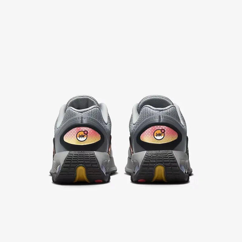 Nike's New Dynamic Air Cushioning and Rebound Outdoor Women's Running Shoes, Multi-Layer Mesh Upper, Lightweight and Comfortable, Suitable for Daily Wear, Sports Running Shoes, Futuristic Design, Versatile, Simple, Stain-Resi