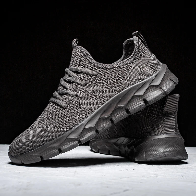 Sapatos de homem Four Seasons novos tamanhos grandes em malha Flyknit, leves e respiráveis, sapatilhas desportivas casuais com sola macia para corrida ao ar livre
