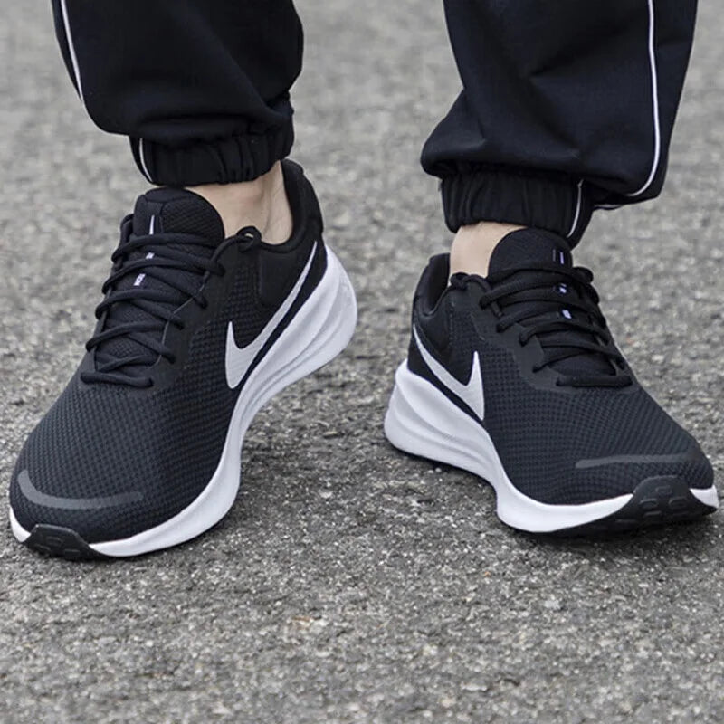 Nike's New Lightweight Soft-Soled Training and Fitness Men's Road Running Shoes Revolution 7 Mesh Lightweight Outdoor Sports Running Shoes Comfortable Soft-Soled Casual Running Shoes for Daily Travel Men's Versatile Must-Have