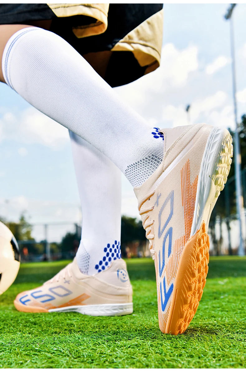 Neue Herren-Fußballschuhe, rutschfeste Indoor-Futsal-Fußballschuhe, Match-Rasenstollen, hochwertige Sneaker, Bestseller, High-Top, Outdoor