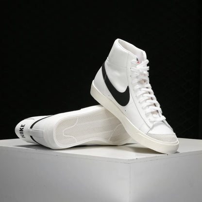 Oryginalne, autentyczne męskie i damskie wygodne trampki Nike BLAZER MID '77 BQ6806-100