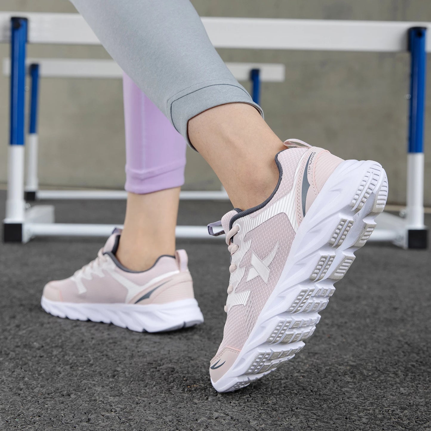 Xtep women's shoes running shoes wear-resistant casual sports shoes for women winter tennis female sneakers white 879318110073