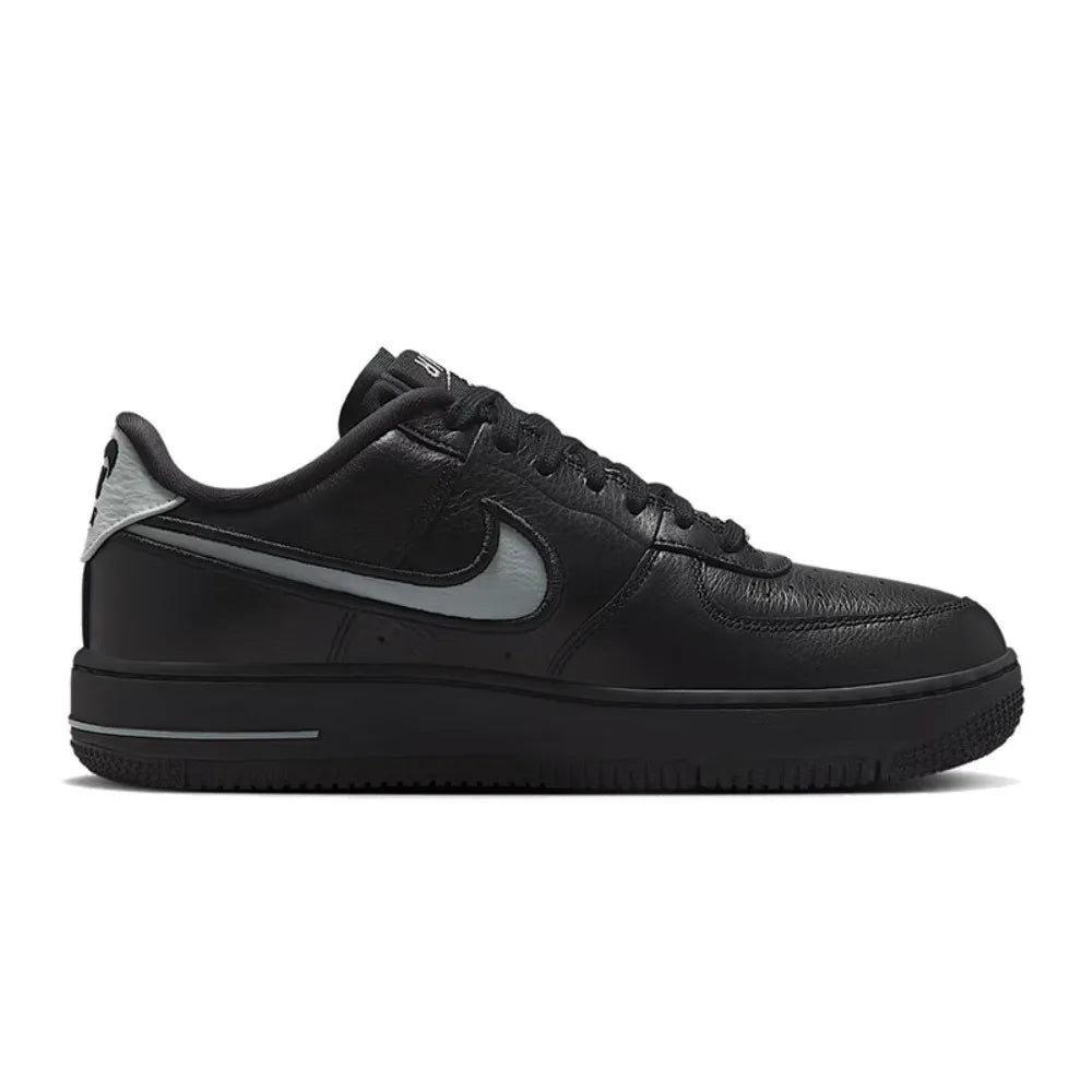 Nike Air Force 1 in gomma e pelle: comode, alla moda, versatili ed eleganti sneakers basse da donna, nero, FJ7409-002