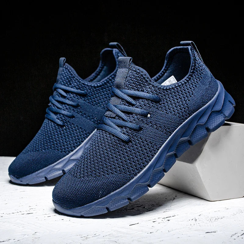 Sapatos de homem Four Seasons novos tamanhos grandes em malha Flyknit, leves e respiráveis, sapatilhas desportivas casuais com sola macia para corrida ao ar livre