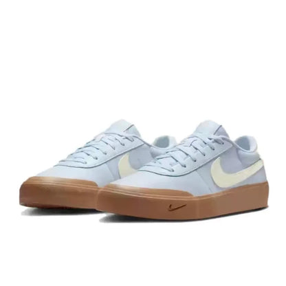Nike Court Shot: Bekväma, mångsidiga låga sneakers för män med tunn sula, halkskydd och slitstark, blå IB2316-400