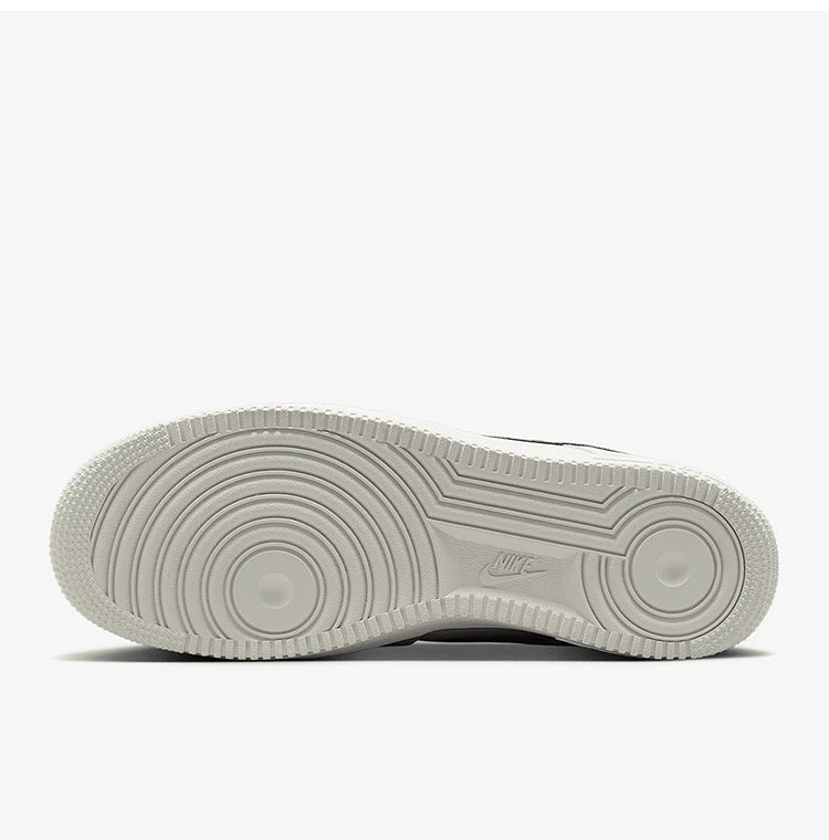Oryginalne męskie antypoślizgowe sznurowane retro oddychające niskie trampki Nike HV5979-130