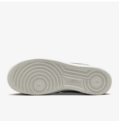 Oryginalne męskie antypoślizgowe sznurowane retro oddychające niskie trampki Nike HV5979-130