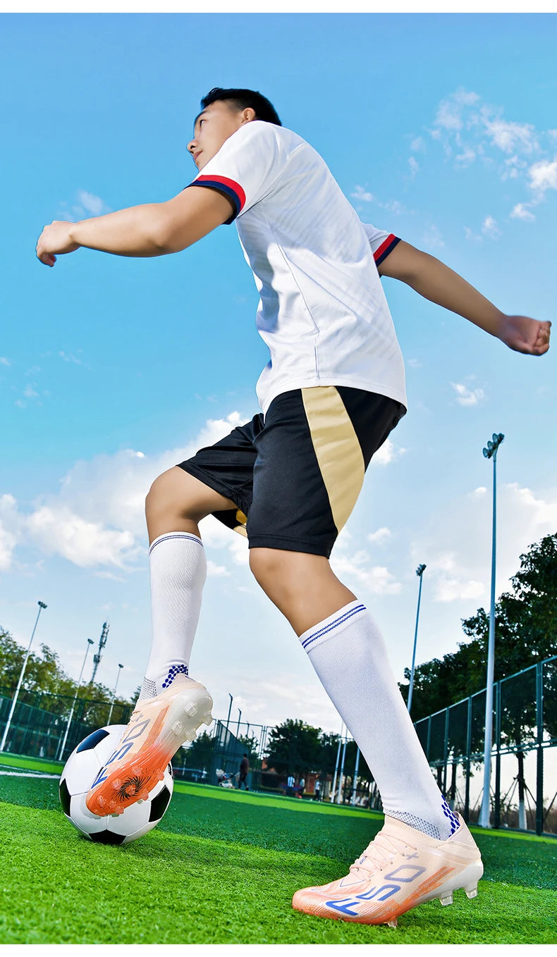 Neue Herren-Fußballschuhe, rutschfeste Indoor-Futsal-Fußballschuhe, Match-Rasenstollen, hochwertige Sneaker, Bestseller, High-Top, Outdoor