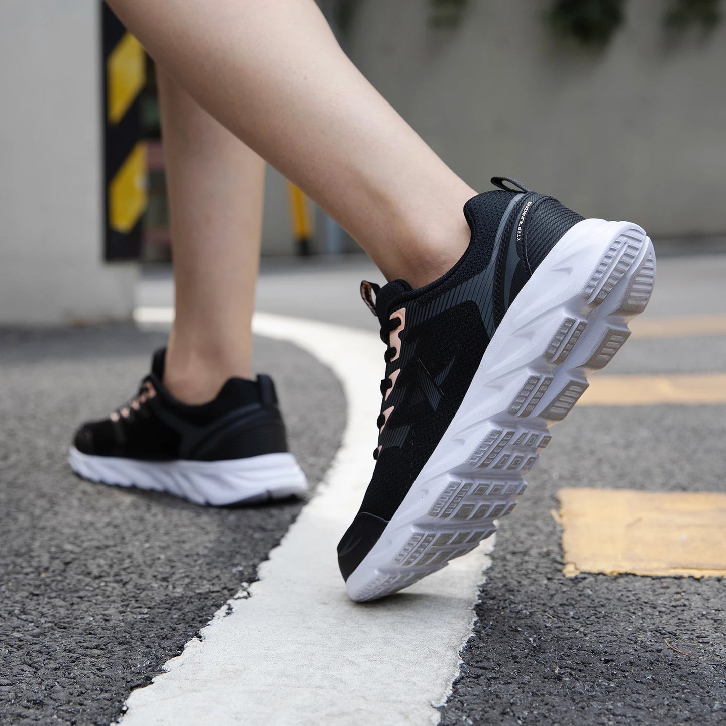 Xtep women's shoes running shoes wear-resistant casual sports shoes for women winter tennis female sneakers white 879318110073