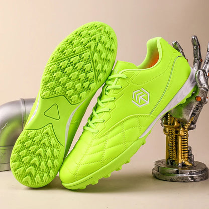 Chuteiras de futebol para homem com pitões longos, para exterior e treino, tamanhos grandes, preto e branco, para adolescentes