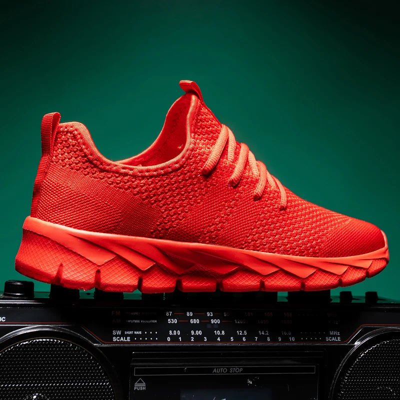 Sapatos de homem Four Seasons novos tamanhos grandes em malha Flyknit, leves e respiráveis, sapatilhas desportivas casuais com sola macia para corrida ao ar livre