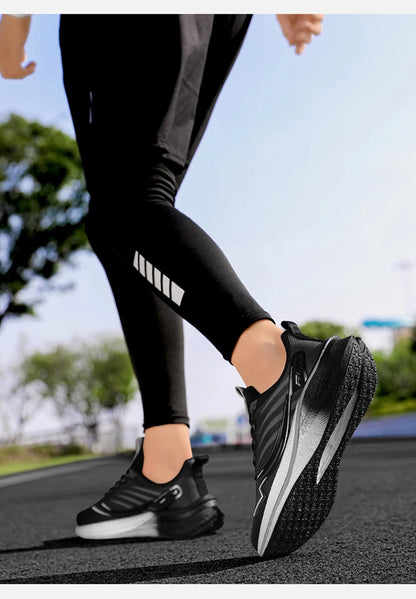 Chaussures de course à amorti pour homme avec plaque en carbone ; baskets légères de marathon pour femme, pour le jogging, l'entraînement, le fitness et l'exercice physique