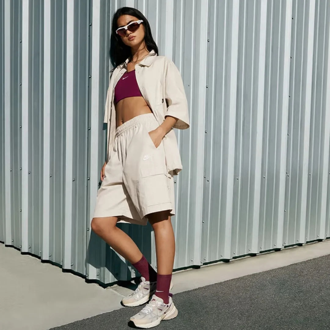 Nike New High-Density-Foam-Sohlendämpfung und verschleißfeste Trainings-Laufschuhe für Herren und Damen, Classic V2K Run Prm leichte und komfortable Outdoor-Sport-Laufschuhe, trendiger Retro-Stil, modisch und vielseitig