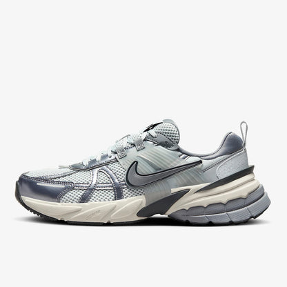 Nike Original V2K Run Damen-Low-Cut-Freizeitschuhe im Retro-Sportstil FD0736-003
