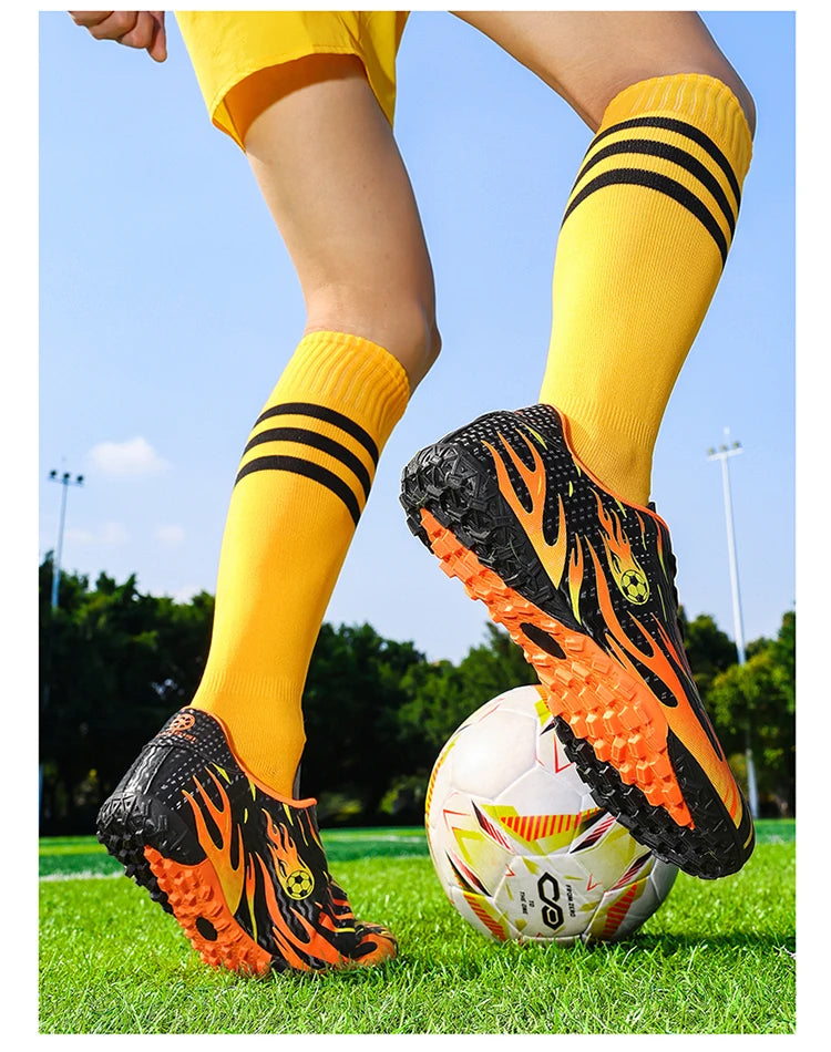 Chaussures de football professionnelles pour enfants, chaussures de foot pour hommes, basses, avec maintien de la cheville, sportives, pour jeunes, pour match et entraînement, antidérapantes, résistantes