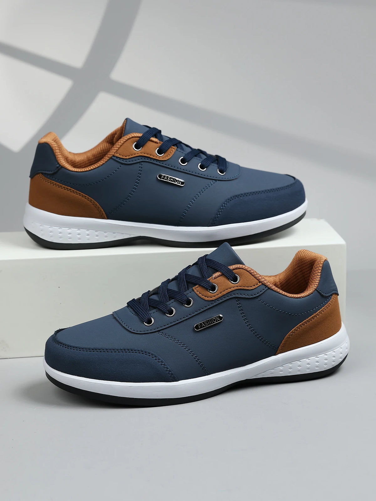 Chaussures de marche imperméables pour homme « Four Seasons » - Chaussures de sport décontractées en cuir pour homme - Chaussures de camping antidérapantes - Chaussures de tennis pour homme