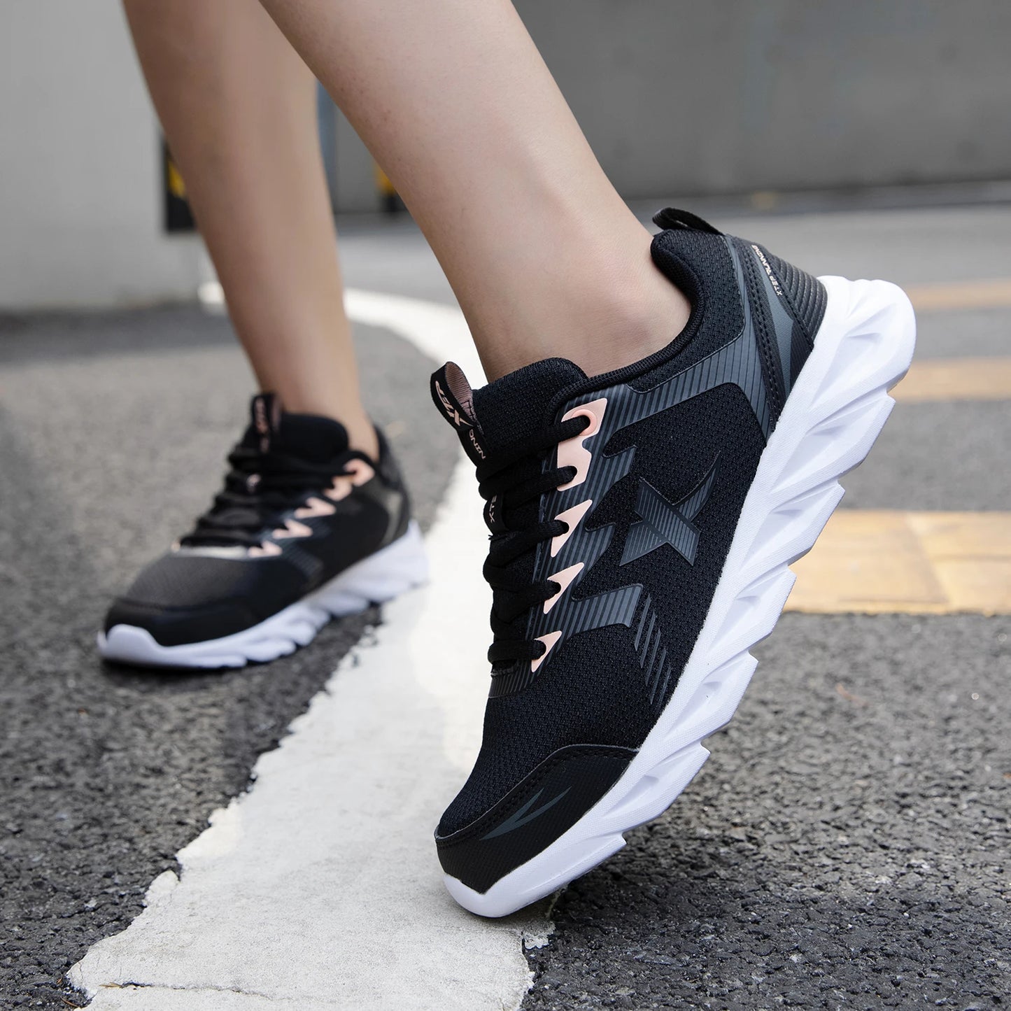 Xtep women's shoes running shoes wear-resistant casual sports shoes for women winter tennis female sneakers white 879318110073