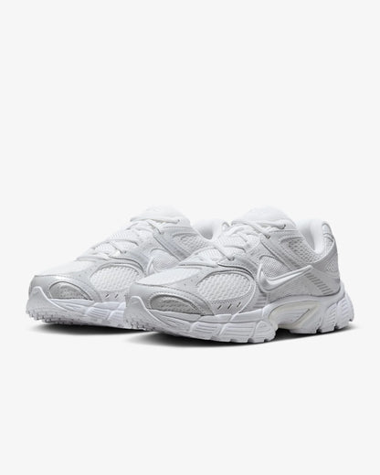 Nike V5 RNR, a soft and comfortable mesh fabric running shoe with excellent grip durability and breathability HQ7901-102