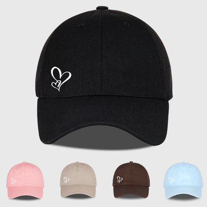 Minimalistisk baseballkasket med dobbelt hjerteprint til kvinder og mænd – blød, justerbar »dad hat« i afslappet stil med kærlighedstema – solhat