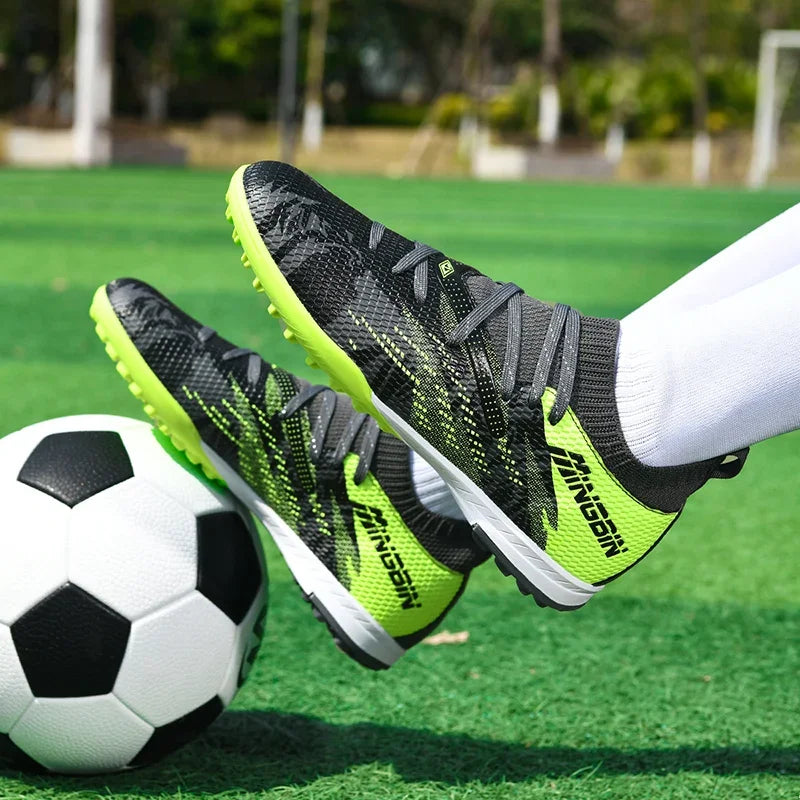 Chaussures de football pour homme, chaussures de foot professionnelles, crampons, futsal, femmes, unisexe, ultralégères, de haute qualité, baskets TF/FG
