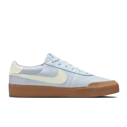 Nike Court Shot: Bekväma, mångsidiga låga sneakers för män med tunn sula, halkskydd och slitstark, blå IB2316-400