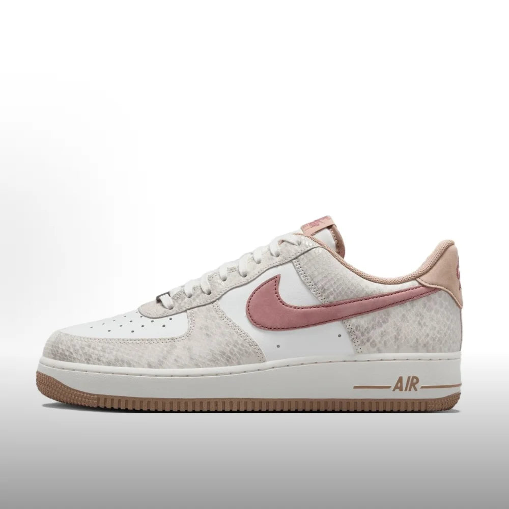 Nike Air Force 1 '07 LV8 : baskets décontractées pour homme, style rétro, en cuir, basses, confortables, pour la ville, DA8571-100
