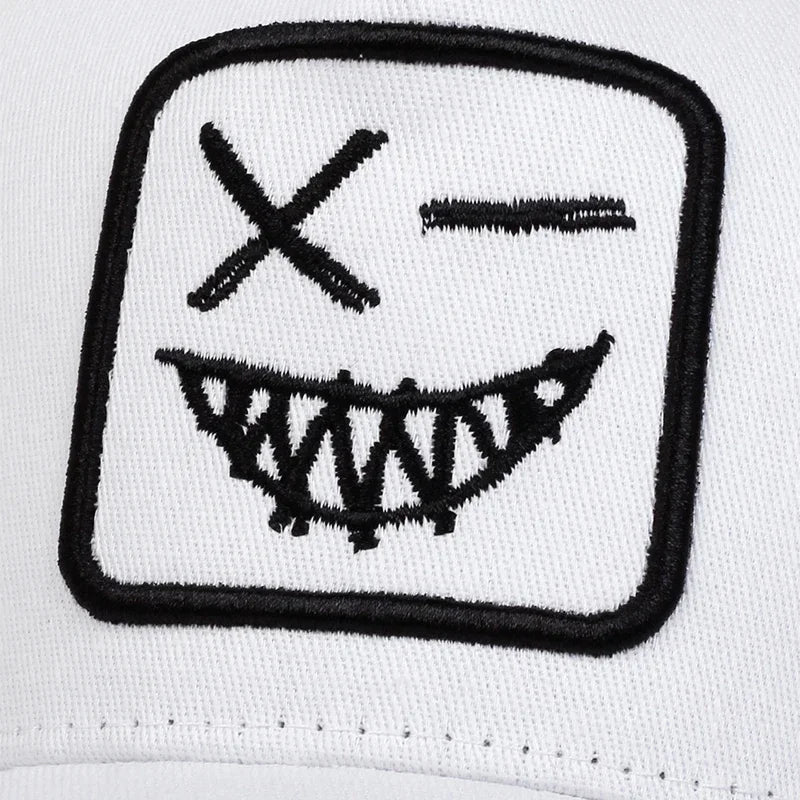 Czapki z daszkiem typu „trucker” unisex z haftem przedstawiającym uśmiechniętą twarz z zębami, z siateczką baseballową, na wiosnę i lato, chroniące przed słońcem, z regulowanym paskiem, na co dzień