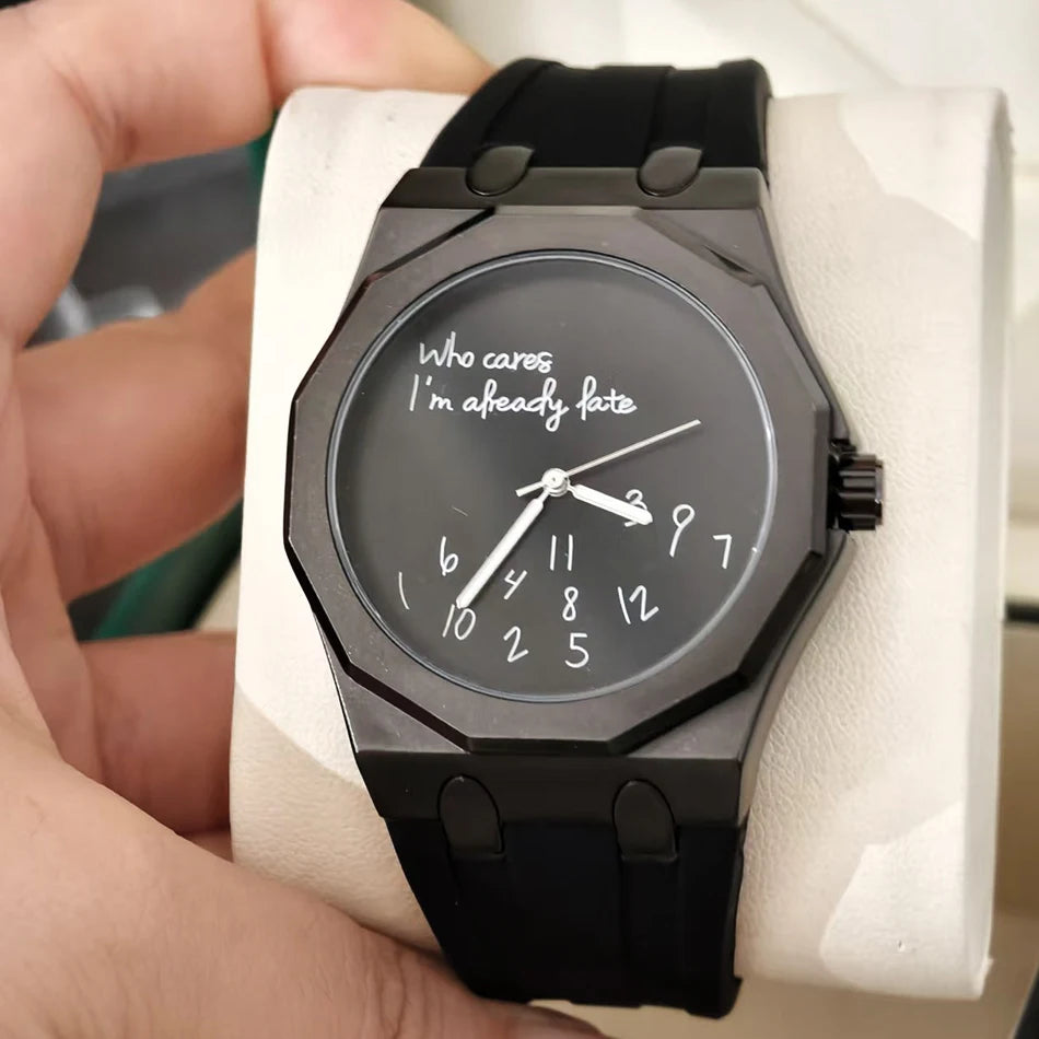 Luksusowy zegarek męski z ośmiokątną kopertą i silikonowym paskiem, wodoodporny, wyposażony w tarczę z humorystycznym hasłem „Who Cares I'm Already Late” (No i co z tego, i tak już się spóźniłem).