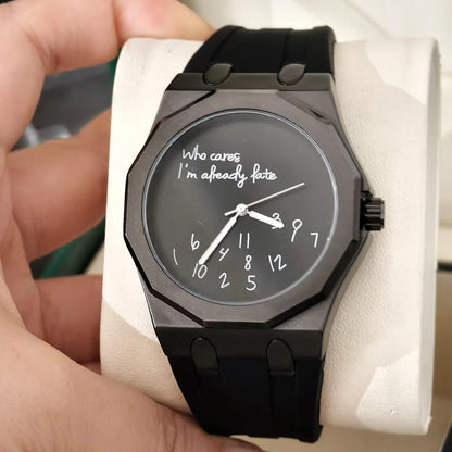 Luksusowy zegarek męski z ośmiokątną kopertą i silikonowym paskiem, wodoodporny, wyposażony w tarczę z humorystycznym hasłem „Who Cares I'm Already Late” (No i co z tego, i tak już się spóźniłem).