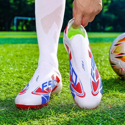 Nouvelles chaussures de football pour hommes, légères, très vendues, de haute qualité, crampons pour terrain en herbe, chaussures de football mi-hautes, baskets antidérapantes pour l'extérieur.