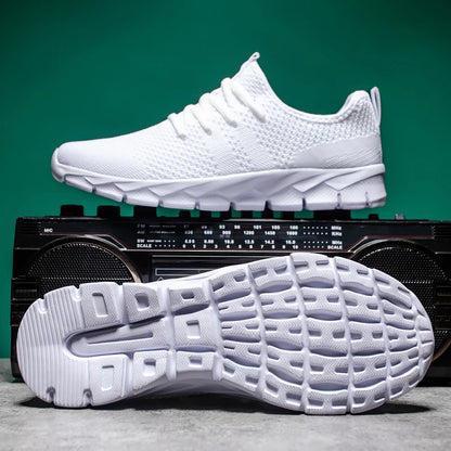 Sapatos de homem Four Seasons novos tamanhos grandes em malha Flyknit, leves e respiráveis, sapatilhas desportivas casuais com sola macia para corrida ao ar livre