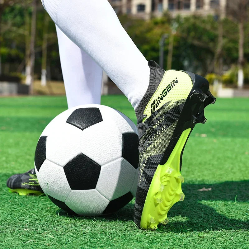 Chaussures de football pour homme, chaussures de foot professionnelles, crampons, futsal, femmes, unisexe, ultralégères, de haute qualité, baskets TF/FG
