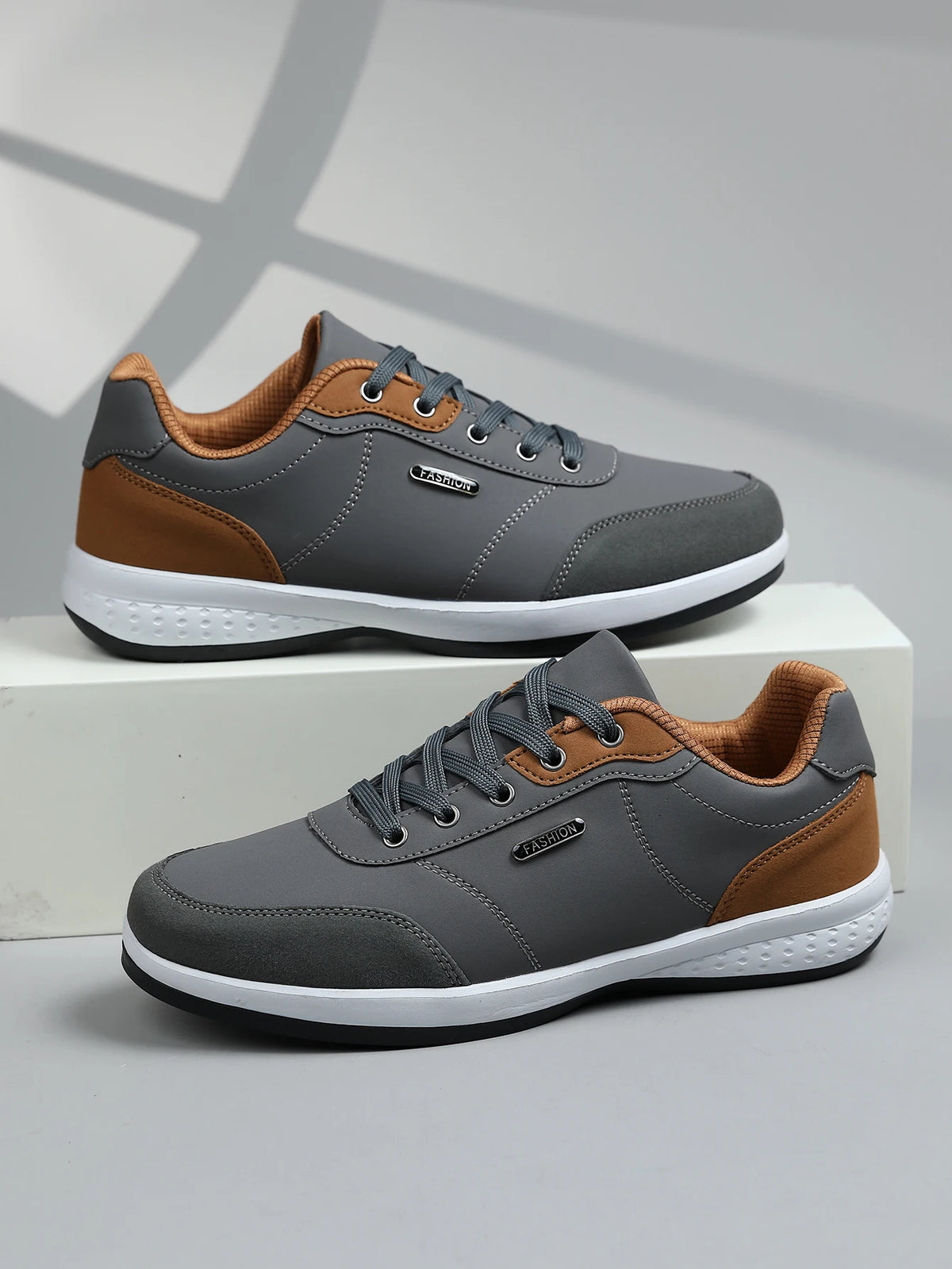 Chaussures de marche imperméables pour homme « Four Seasons » - Chaussures de sport décontractées en cuir pour homme - Chaussures de camping antidérapantes - Chaussures de tennis pour homme