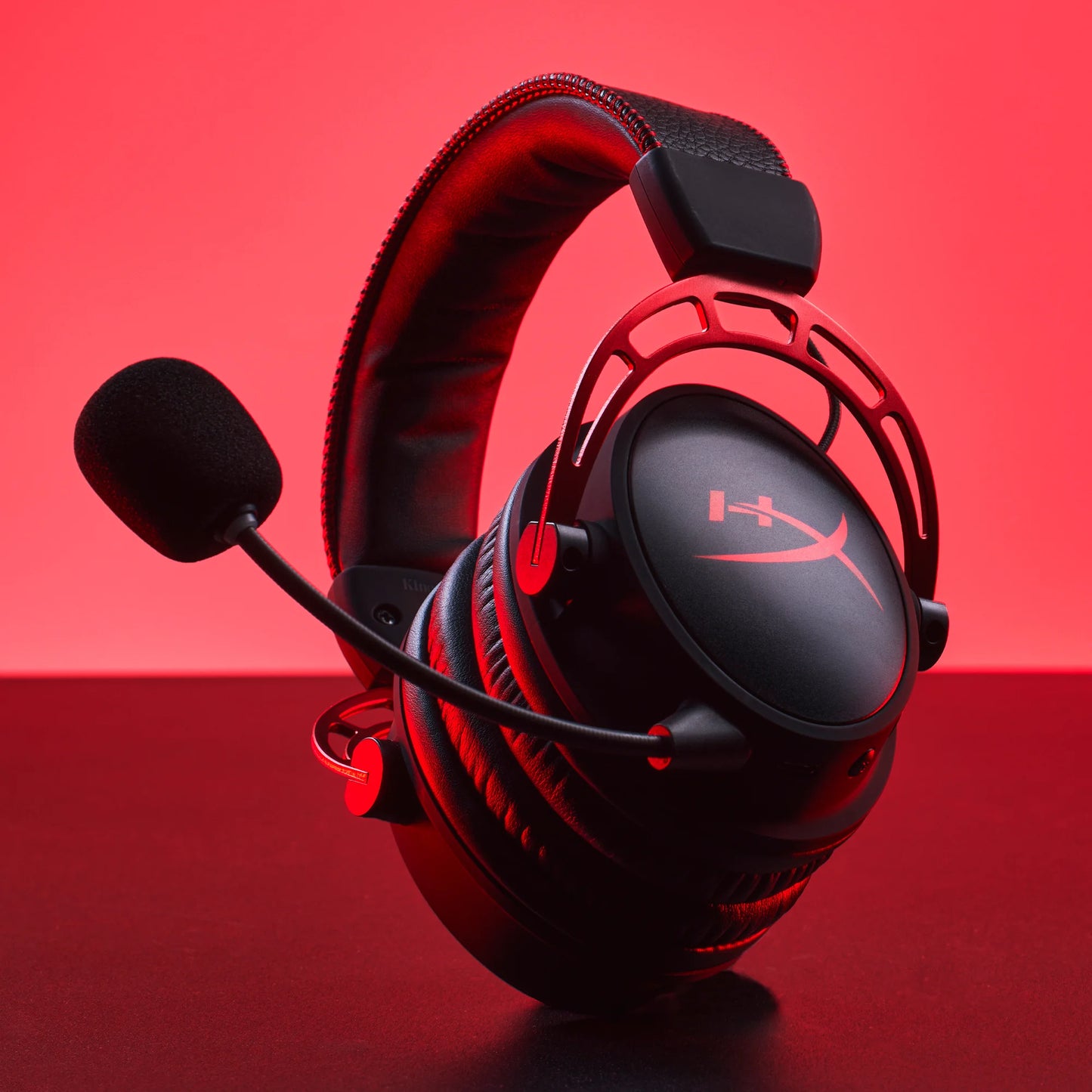 Original HyperX Cloud Alpha Wireless Gaming Headsets Detachable Mic Dual Chamber Drivers On-Earcup Controls 300hr Playtime