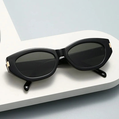 NOIRVUE New Cat-eye Butterfly Sunglasses Fashion High Quality Glasses for Women Men High-definition Nylon Lenses