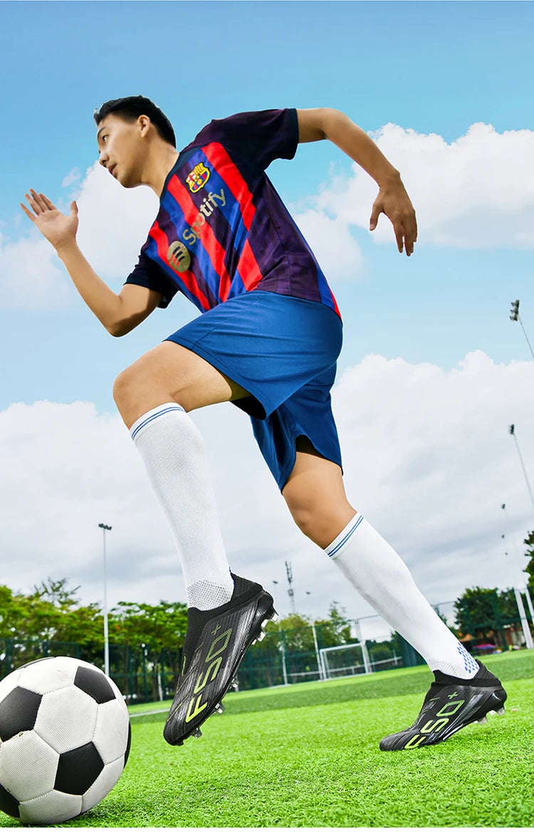Chaussures de football pour homme, crampons pour gazon, futsal, confortables, pour gazon synthétique, football, sport, ultralégères, FG, antidérapantes, d'intérieur, pour adulte, antidérapantes