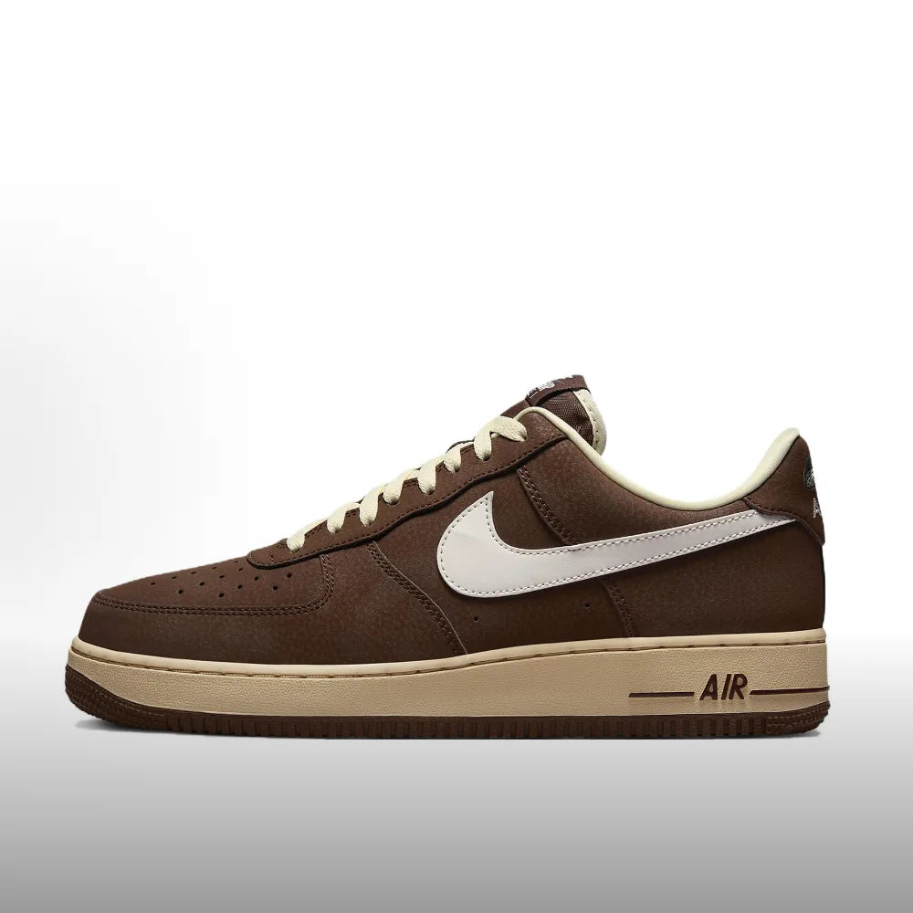 Nike Air Force 1 '07 LV8 : baskets décontractées pour homme, style rétro, en cuir, basses, confortables, pour la ville, DA8571-100
